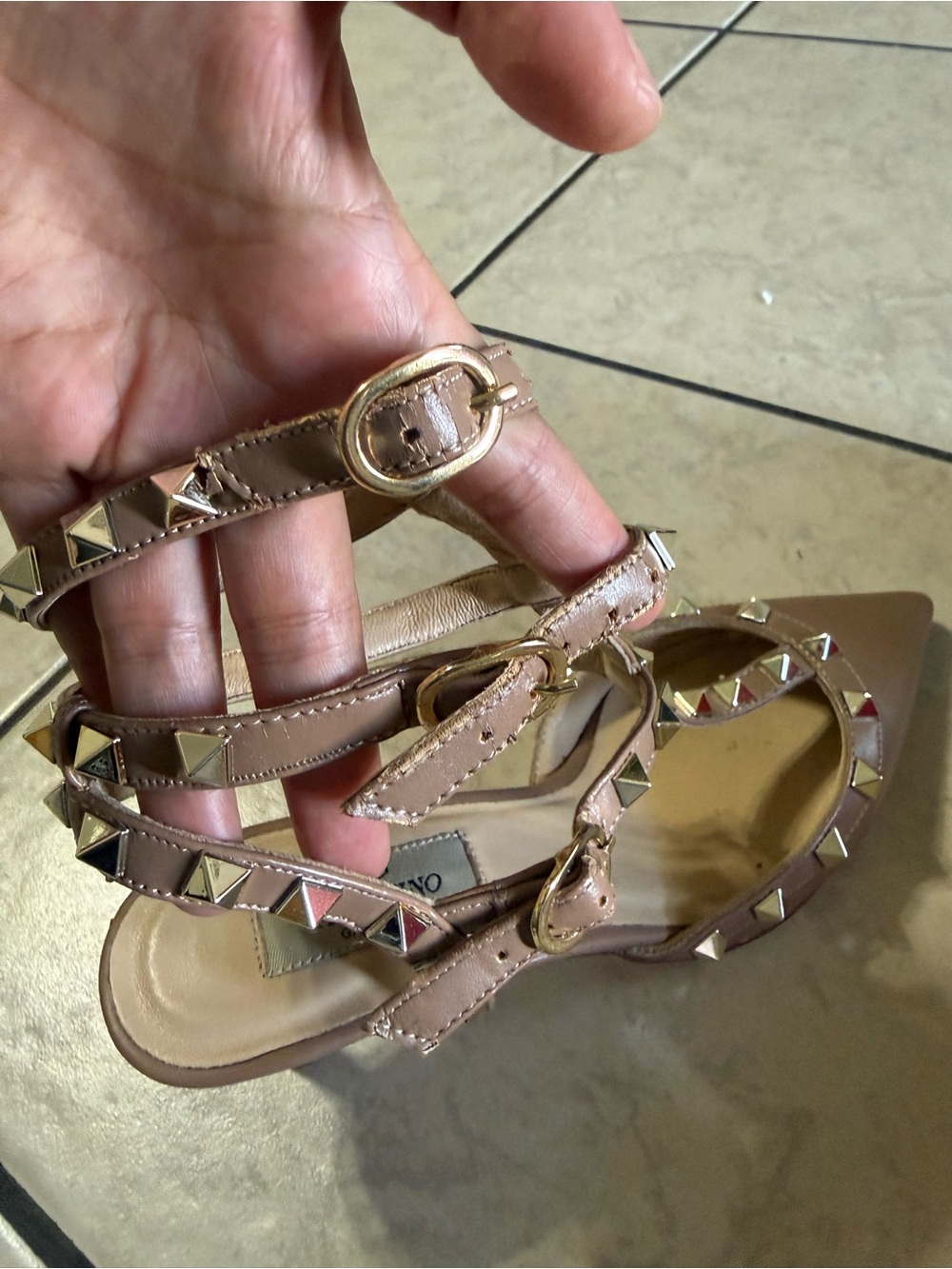 Valentino Garavani Nude Leather Rockstud Pointed-Toe Strappy kitten Heels - Picture 7 of 12